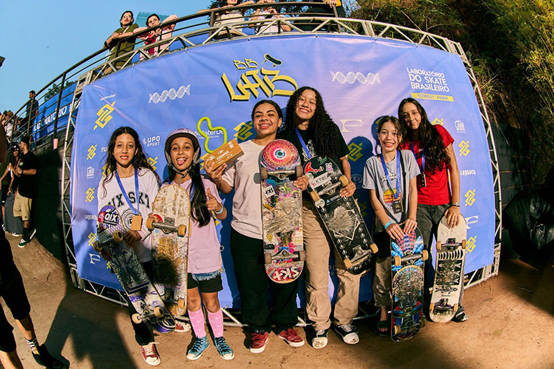 Skatistas do Park feminino comemoram desempenho no  BB LAB Belo Horizonte  Crédito: Matheus Macedo